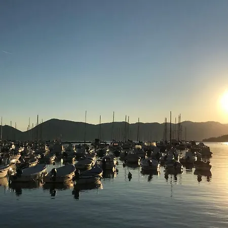 Oda ve Kahvaltı La Maggiolina La Spezia